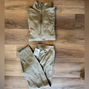 Army Mid weight Gen III Cold Weather Gear Waffle top and bottom Coyote Brown